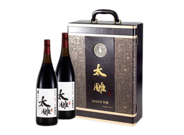 附近回收太雕黄酒咸亨酒店太雕黄酒2006年冬酿1.8KG*2礼盒装绍兴黄酒行情价格